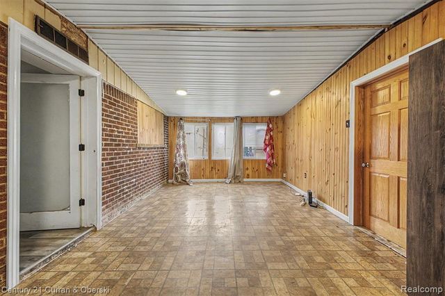 213 Suburban Street, Ecorse, MI 48229