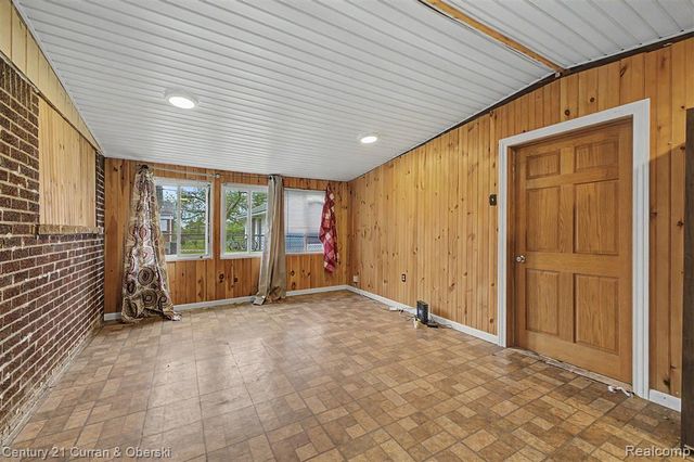 213 Suburban Street, Ecorse, MI 48229