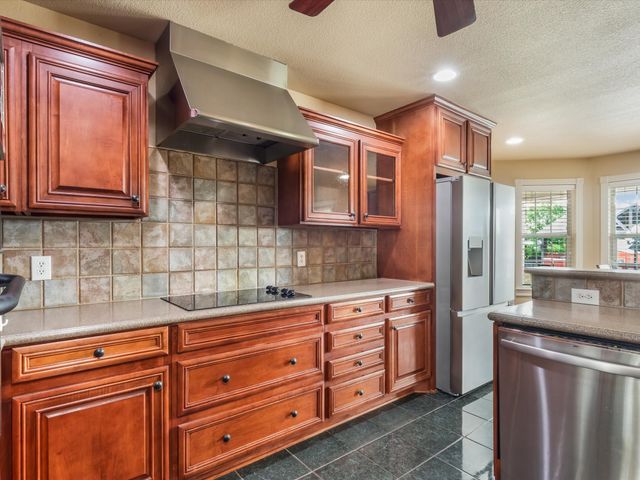 126 Paddock Ridge, Waxahachie, TX 75167