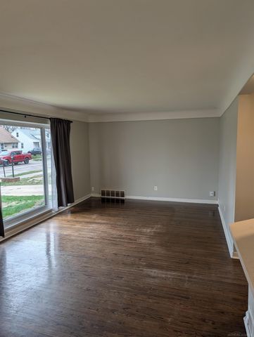 24876 Dale Street, Eastpointe, MI 48021