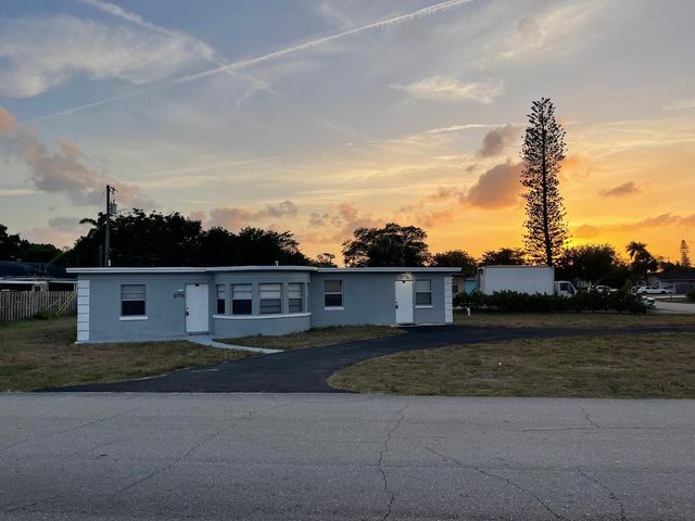 2776 Seminole Road, Palm Springs, FL 33406