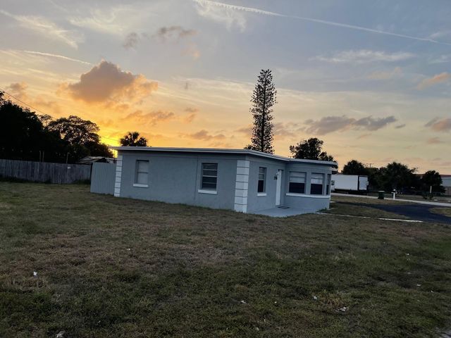 2776 Seminole Road, Palm Springs, FL 33406