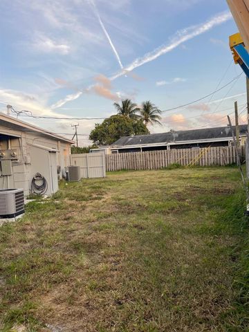 2776 Seminole Road, Palm Springs, FL 33406