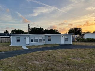 2776 Seminole Road, Palm Springs, FL 33406