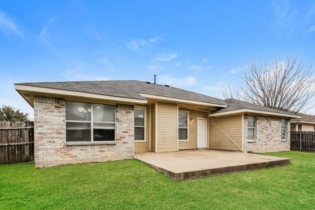 466 Tranquility Lane, Cedar Hill, TX 75104