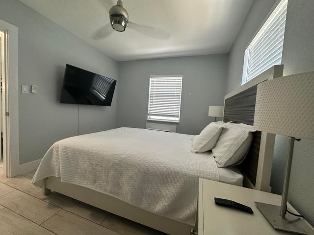 119 Sunrise Avenue A, Lantana, FL 33462