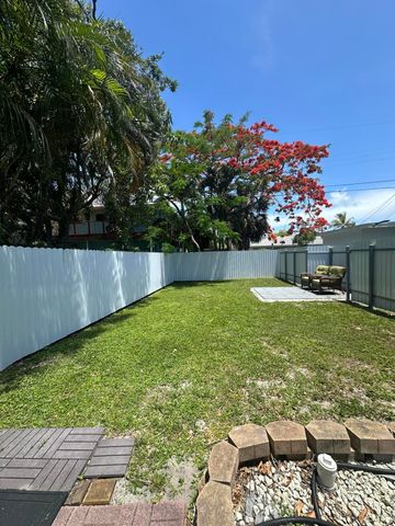 119 Sunrise Avenue A, Lantana, FL 33462