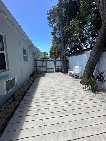 119 Sunrise Avenue A, Lantana, FL 33462