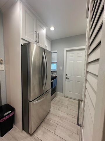 119 Sunrise Avenue A, Lantana, FL 33462