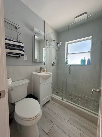 119 Sunrise Avenue A, Lantana, FL 33462