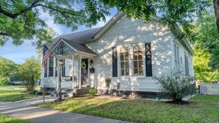 1301 & 1305 S College ST, Georgetown, TX 78626