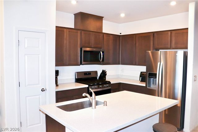 909 Kyanite Lane, Henderson, NV 89011