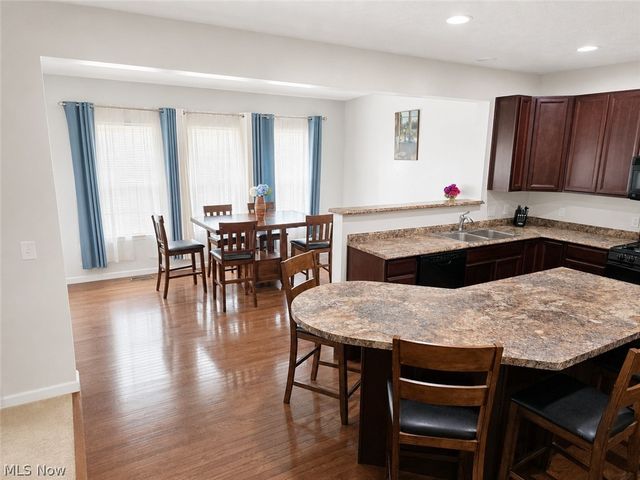 132 Westwood Circle, Tallmadge, OH 44278