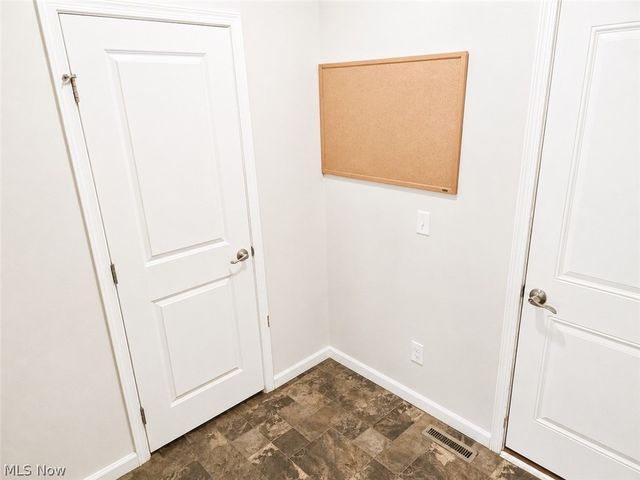 132 Westwood Circle, Tallmadge, OH 44278