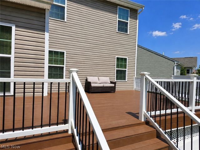 132 Westwood Circle, Tallmadge, OH 44278