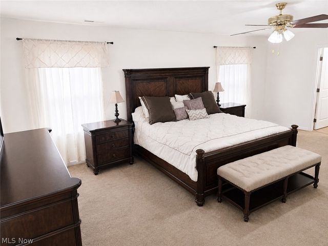 132 Westwood Circle, Tallmadge, OH 44278