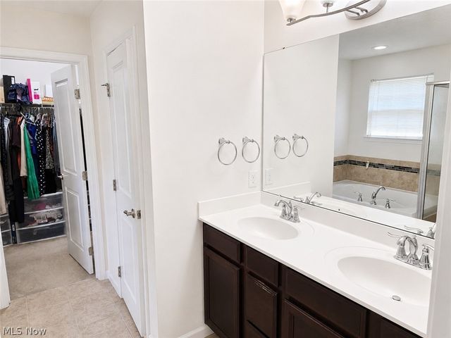132 Westwood Circle, Tallmadge, OH 44278