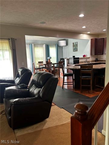 132 Westwood Circle, Tallmadge, OH 44278