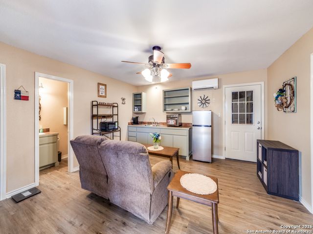 6472 Bluntzer Rd, Jourdanton, TX 78026