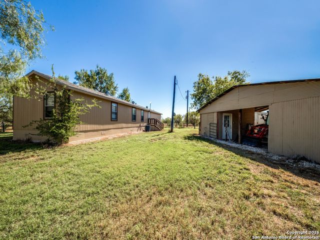 6472 Bluntzer Rd, Jourdanton, TX 78026