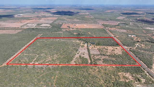 6472 Bluntzer Rd, Jourdanton, TX 78026