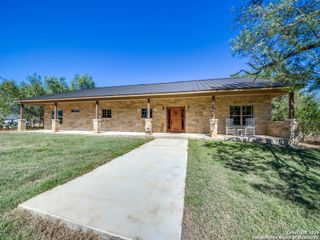 6472 Bluntzer Rd, Jourdanton, TX 78026
