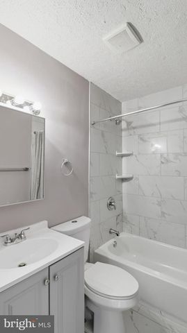 5900 EASTPINE DR, Riverdale, MD 20737