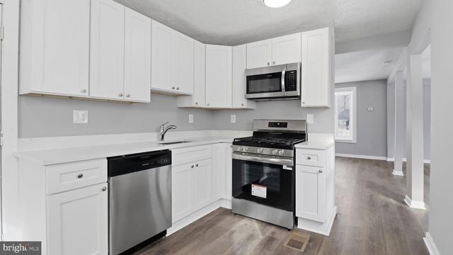 5900 EASTPINE DR, Riverdale, MD 20737