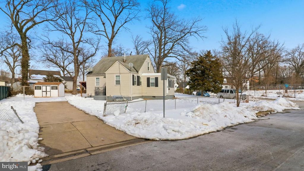 5900 EASTPINE DR, Riverdale, MD 20737