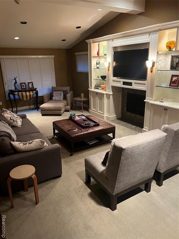 3958 Winterset Court, West Bloomfield, MI 48323
