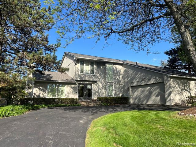 3958 Winterset Court, West Bloomfield, MI 48323