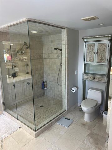 3958 Winterset Court, West Bloomfield, MI 48323