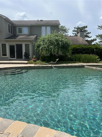 3958 Winterset Court, West Bloomfield, MI 48323