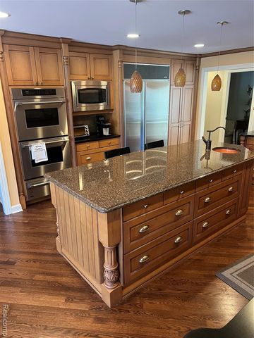 3958 Winterset Court, West Bloomfield, MI 48323