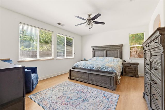 1053 Hillsdale Ln, Lincoln, CA 95648