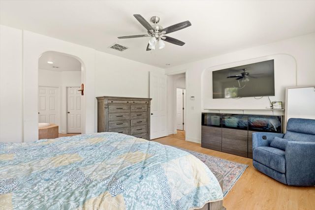 1053 Hillsdale Ln, Lincoln, CA 95648