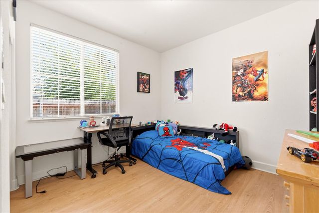 1053 Hillsdale Ln, Lincoln, CA 95648