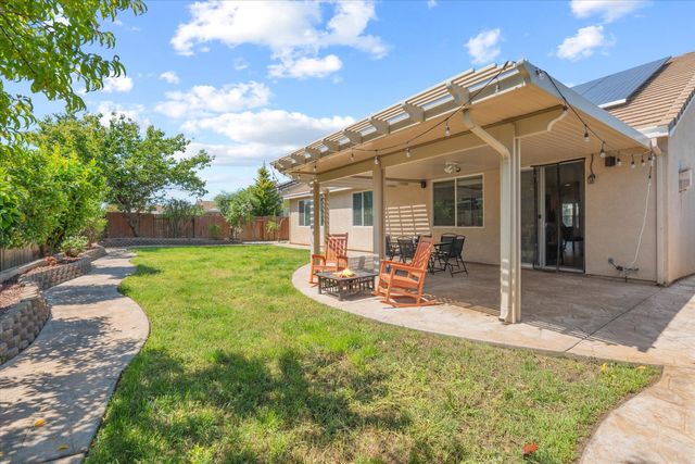 1053 Hillsdale Ln, Lincoln, CA 95648