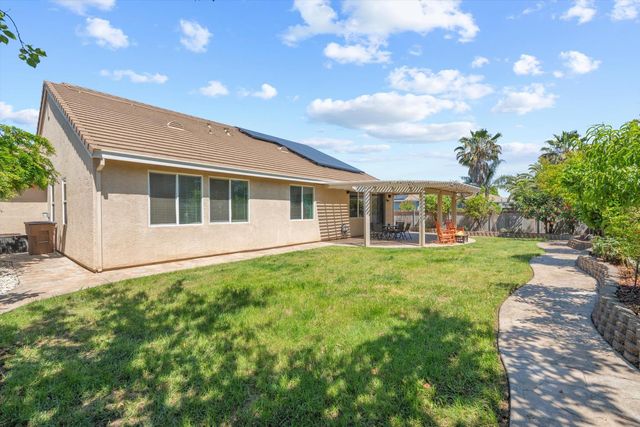 1053 Hillsdale Ln, Lincoln, CA 95648
