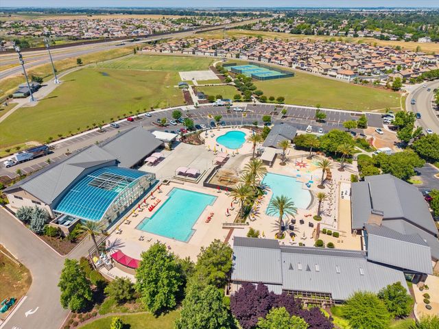 1053 Hillsdale Ln, Lincoln, CA 95648