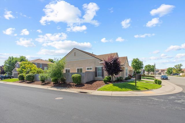 1053 Hillsdale Ln, Lincoln, CA 95648