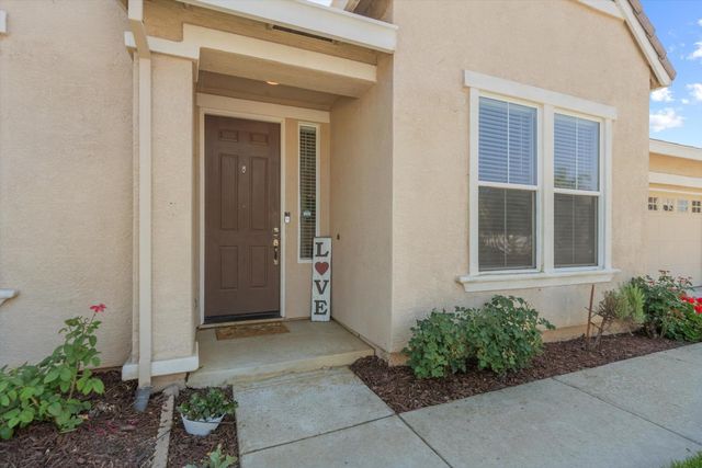 1053 Hillsdale Ln, Lincoln, CA 95648