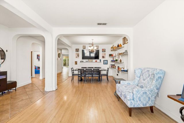 1053 Hillsdale Ln, Lincoln, CA 95648