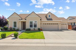 1053 Hillsdale Ln, Lincoln, CA 95648
