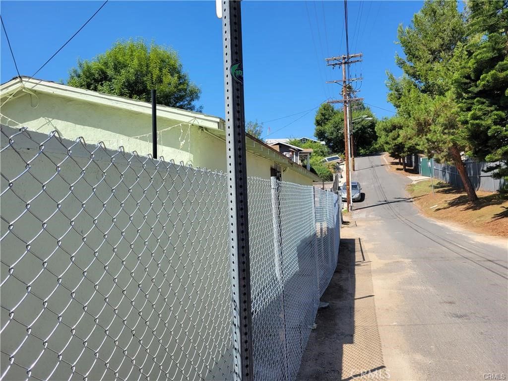 Image 10 of property listing at 6919 N Figueroa Street, Los Angeles, CA 90042