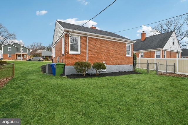 4902 GILRAY DR, Baltimore, MD 21214