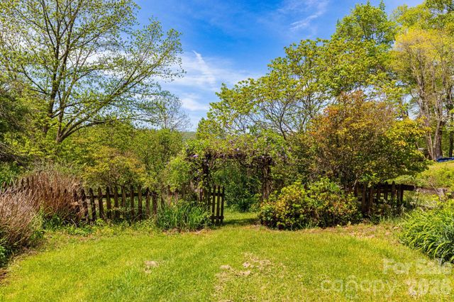1492 Murray Road, Canton, NC 28716