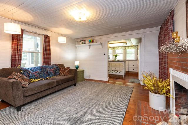 1492 Murray Road, Canton, NC 28716