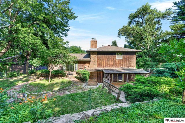 7076 Nicholas Circle, Omaha, NE 68132