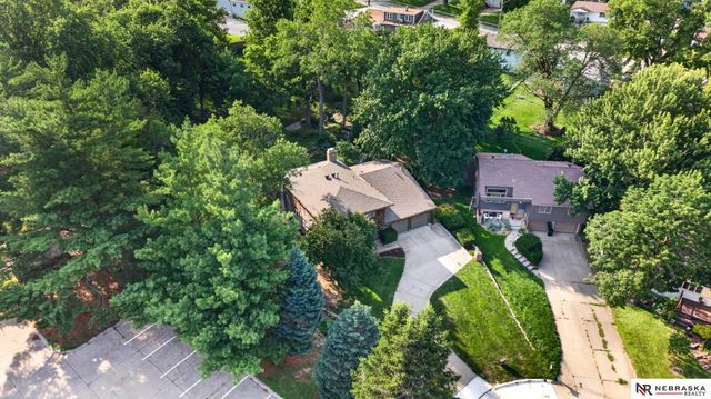 7076 Nicholas Circle, Omaha, NE 68132